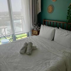 Luxury 1Bedroom Condo Unit Near Manila Airport - Azure Resort Residences