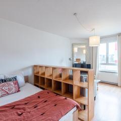 M078 Marquer joli studio château rouge