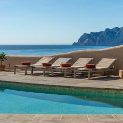 Villa Goldeneye by Abahana Villas