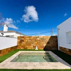 Ref P1. Chalet 2 habitaciones con piscina privada.