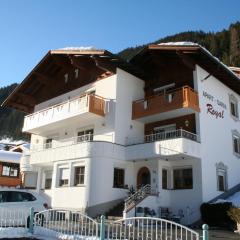 Apartment Apart Garni Royal-2 by Interhome