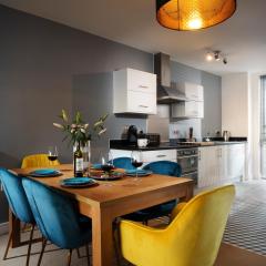 Plymouth Penthouse Apartment-Sea View-Sleeps 7- Habita Property