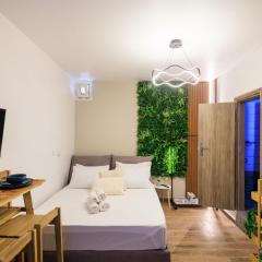 Aiolos Lux and Easy suite near the sea