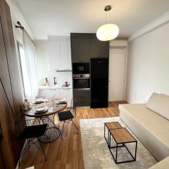 Charming Tiran Apartment in the Heart of the City