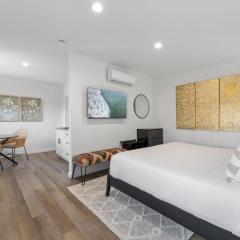 South O Bungalow 11 - Luxury King Suite + Patio