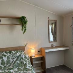 Cosy static caravan in rye!