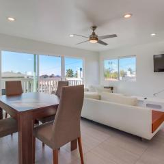 ocean views 3 blocks to beach AC downstairs