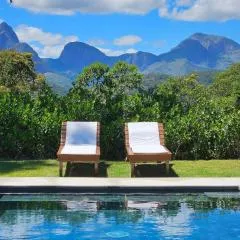 Alto Itaipava, 3 suítes A/C, piscina aquecida