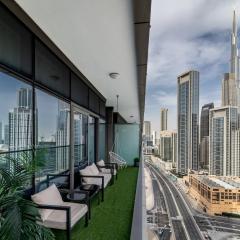 Elite Rooftop Pool and Burj Khalifa Panorama balcony 2Br apartment in Paramount Hotel Midtown