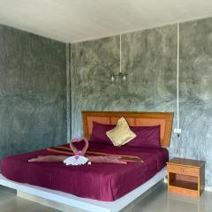 Lanta natural hut garden