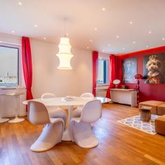 3 Windows on St Mark - Waterfront Apartment