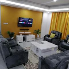 Roma Stays - 3bedroom Apartment at Aqua Gardens Near to CityMall