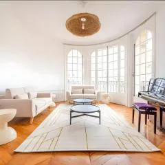 TBS 324 - Superb apartment with Eiffel Tower view