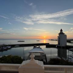 Straits Quay Seafront Suite l Panoramic Seaview
