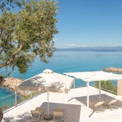 Pouletis Family Apartments - Akroyali Seaview Getaways