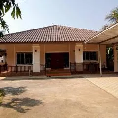 บ้านสวนสบายใจโฮมสเตย์ ใกล้มหาวิทยาลัยแม่ฟ้าหลวง ห่างเมือง 20 กม ห่างถนน 2 กม