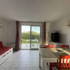 Maison Duplex avec Piscines à Salavas - 6 Personnes, Animaux Admis, Parking, Terrasse et WiFi - FR-1-382-136