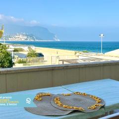 RS320 - Marcelli, bilocale in residence fronte mare 1p