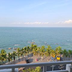 Bangsaen Royal Beach Seaview Room