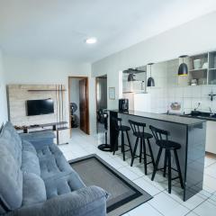 Apto com estacionamento, piscina e churrasqueira