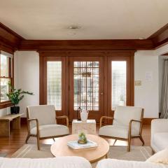 Falcon Chic Escape - Hot Tub - Modern - Proximity