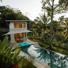 Trails, waterfalls & chill in staffed jungle lodge