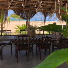 ON THE BEACH Dhow Green 2 bedroom cottage AC