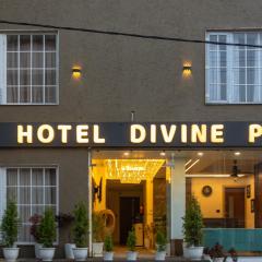 Hotel Divine Peak