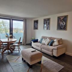 Slough Luxhaven Elegant One-Bed Apartment on High Street