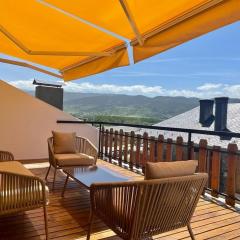 Magnifico ático con vistas, parking y piscina