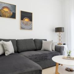 ThAeros 2-Bedroom Apartment in the center