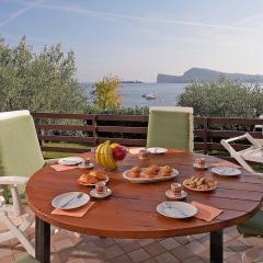 Front lake Villa with huge garden