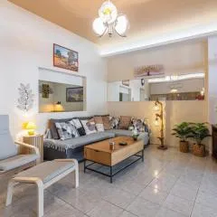 Harmony modern apartment near sea