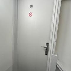 Room 10 NG3 2AZ