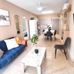 2 Beachside Apts, 5min Walk to Shore with Internet