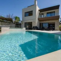 Almi-Cove Hilltop Villas