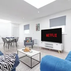 Chelmsford City Centre Modern Duplex With Parking, Wi-Fi & Netflix