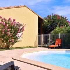 Villa Spacieuse au Calme Absolu avec Grande Piscine Jacuzzi Chauffé - Grand Jardin Sans Vis a vis- Salle de Jeux avec Fresque du Nougat - Ideal Familles et Groupes Drome Provencale