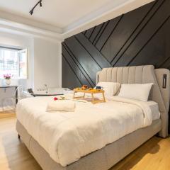 Platinum Jacuzzi Tsakalof 17 by Zeussuites