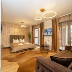 Golden Luxury Apartment