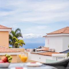 Charming semi- detached villa in Mirador del Duque