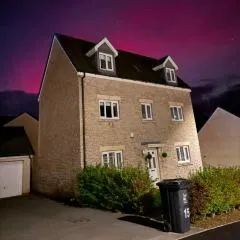 4 bedroom luxurious detached home