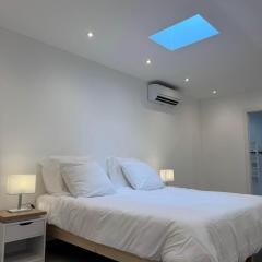 UNIQUE - Rez de jardin neuf - 10 min du Palais des Festivals