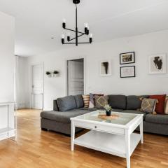 Spacious apartment close to Stockholm city & Mall