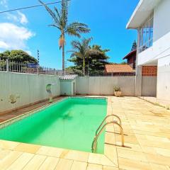Piscina, churrasq, ar cond. casa/400m mar - ALE90