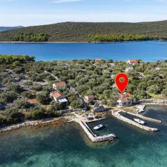 Secluded fisherman's cottage Cove Ladjin - Landjin, Pasman - 24044