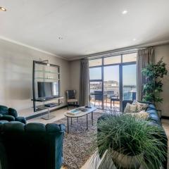 Conveniently located by the CTICC m VA and CBD