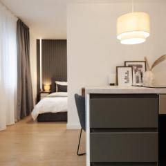 Secret Garden Suite with Terrace, 10 min to Center