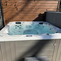 Modern Luxury Getaway Hot Tub NEW Gameroom