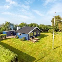 Holiday Cottage with Hot Tub in a Scenic Retreat